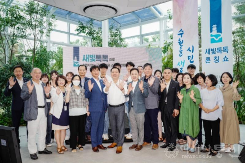 이재준 수원특례시장, “새빛민원실·새빛톡톡은 수원시 행정혁신의 상징,시민과 소통하는 정책 펼치겠다”(3).jpg