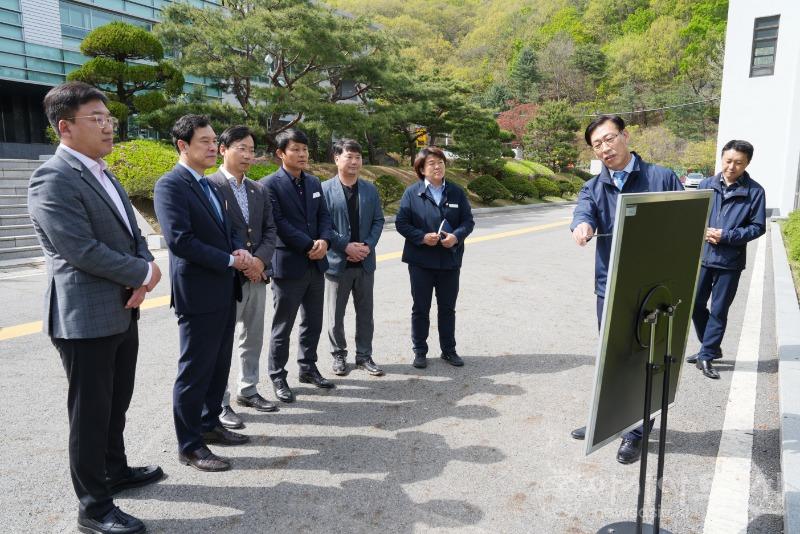 사본 -[사진자료] 하남시의회 4월 14일 한국수자원공사 팔당권지사 방문(사진_하남시의회 제공).jpg