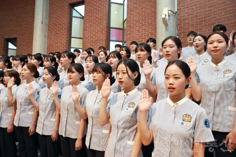 사본 -[사진1] 나이팅게일 선서.jpg