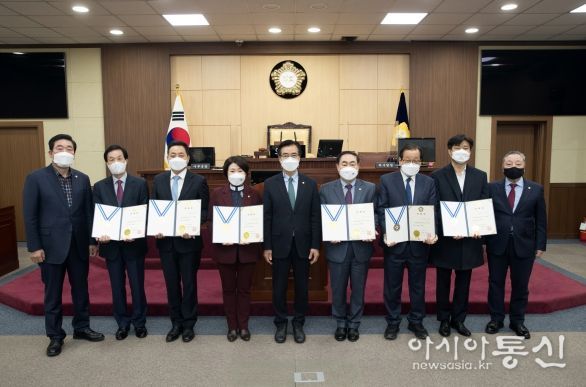 영등포구의회, 결산검사위원 위촉식 진행… 대표위원에 김길자 의원