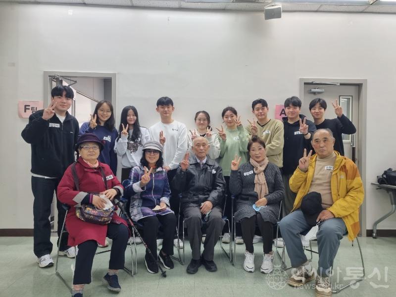 우울증 앓는 수원시 어르신과 아주대 의대생의‘마음맺음 결연’ 12년째 이어진다.jpg