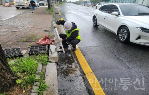 강우 시 빗물받이 점검 및 청소.png