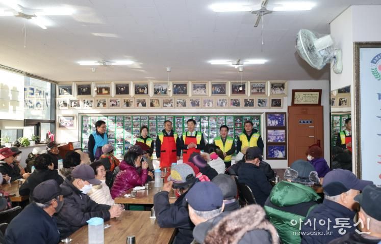 포항시의회, 새해 첫 무료급식소 배식 봉사활동 펼쳐
