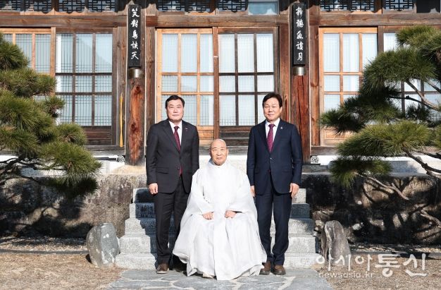 박완수 경남도지사, 국난 극복의 상징 해인사 방문해 ‘희망의 경남’ 다짐