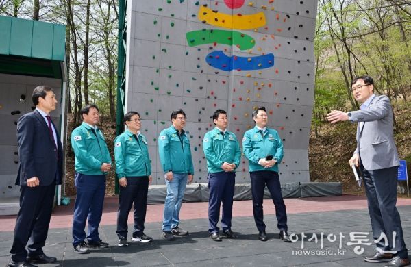 울산시의회 교육위원회, 울산학생교육원 현장 방문