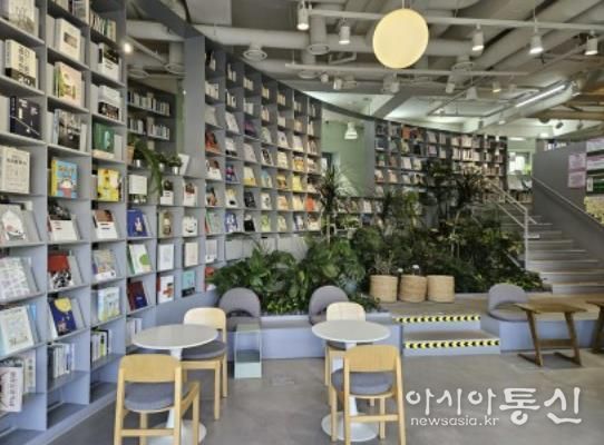 다산성곽도서관 내부 전경