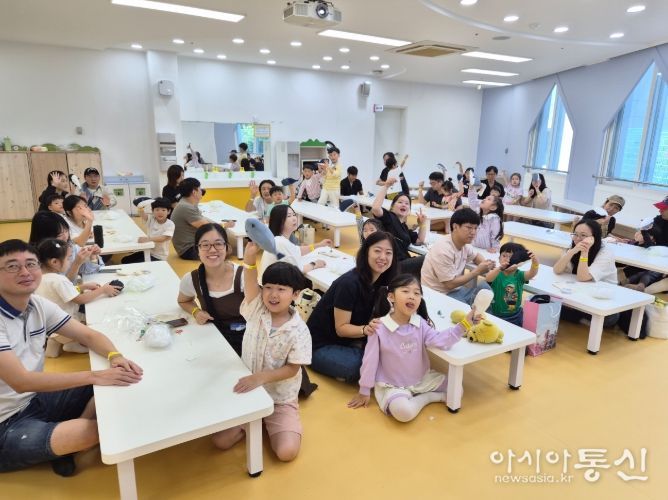 바다에 버려진 쓰레기, 예술 작품으로 재탄생