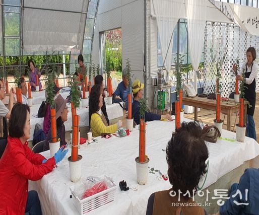 ‘국화분재반 교육 수료작품’전시회