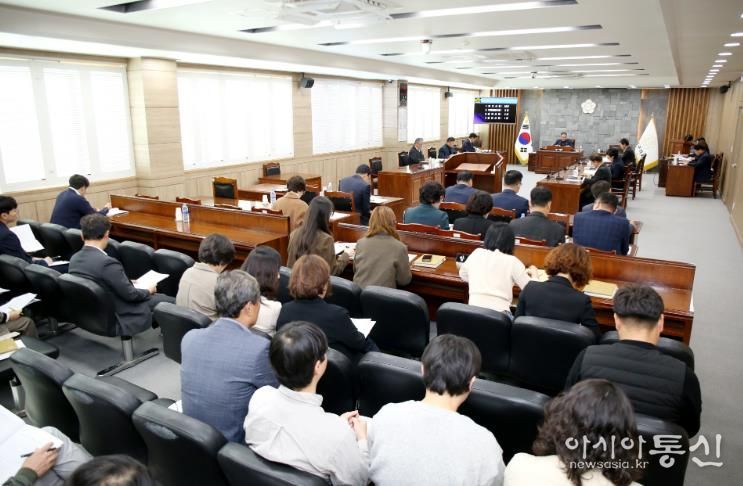 영광군의회, 제32회 의원간담회서 현안 집중 논의