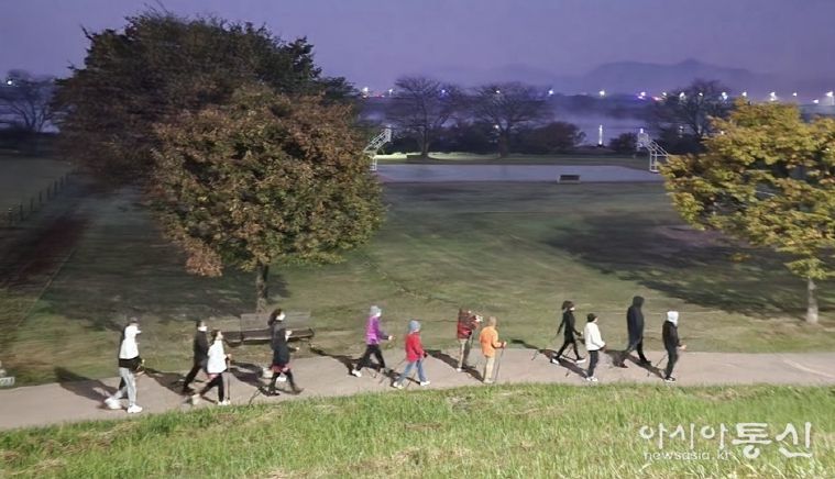 - 마을 걷기클럽 운영 장면