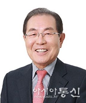 ㈜한국콜마 윤동한 회장