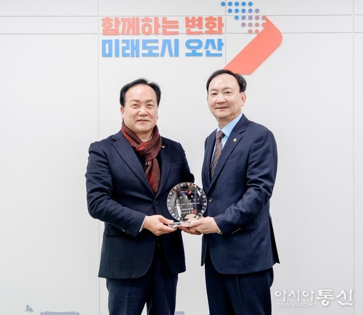 오산시, ‘1일 명예시장’으로 오산대학교 총동문회 이재구 前회장 위촉