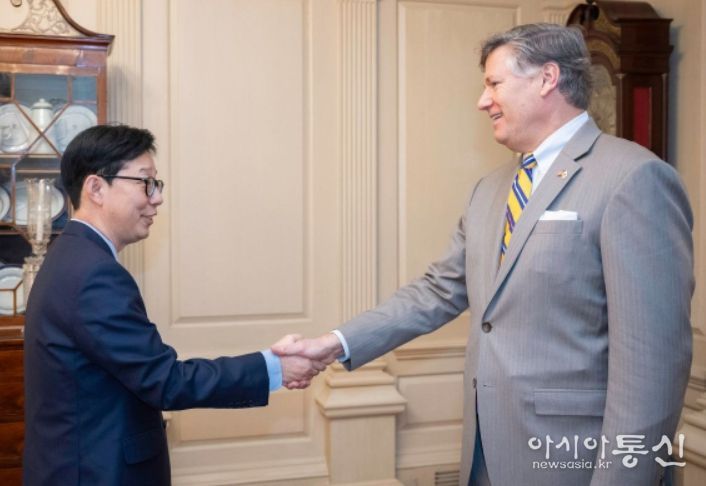 박윤주 외교부 제1차관과 크리스토퍼 랜다우(Christopher Landau) 국무부 부장관