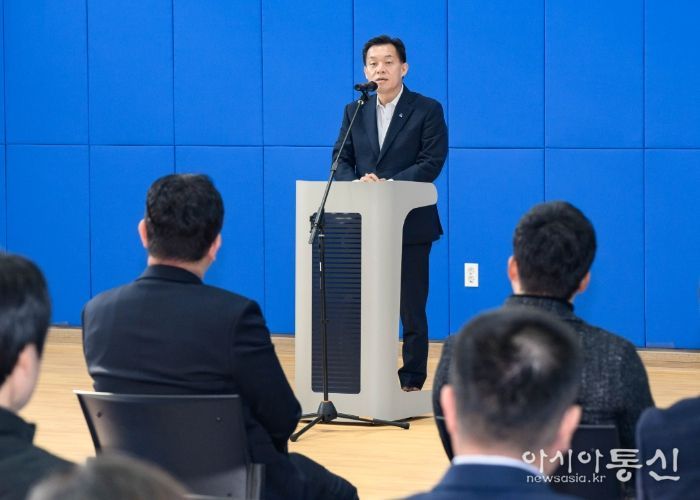 이재준 시장이 준공식에서 축사를 하고 있다.