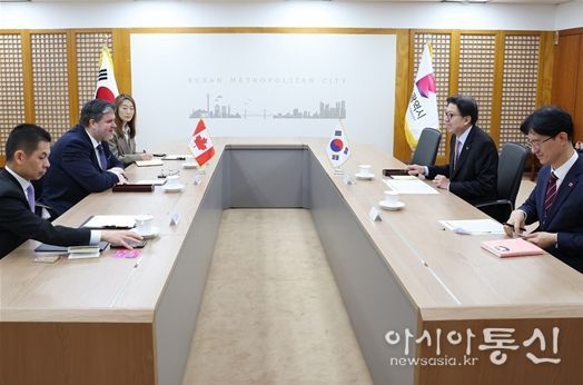 박형준 시장, 필립 라포튠 주한캐나다대사 접견