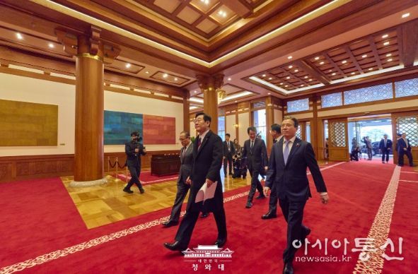 대한민국 대통령, 1330일 만의 청와대 출근(청와대)