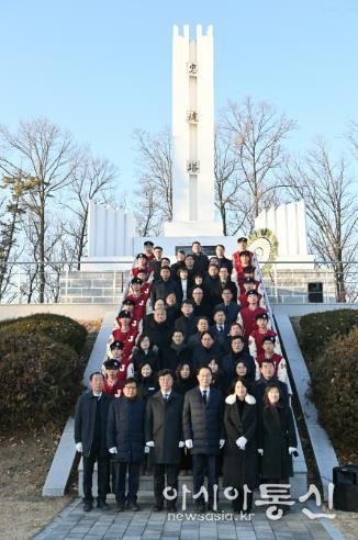 경북교육청, 충혼탑 참배와 새해 다짐식으로 2026년 힘찬 출발!