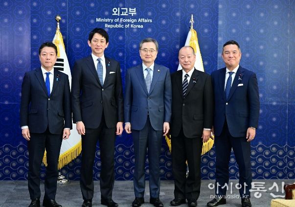 고바야시 자민당 정무조사회장 접견