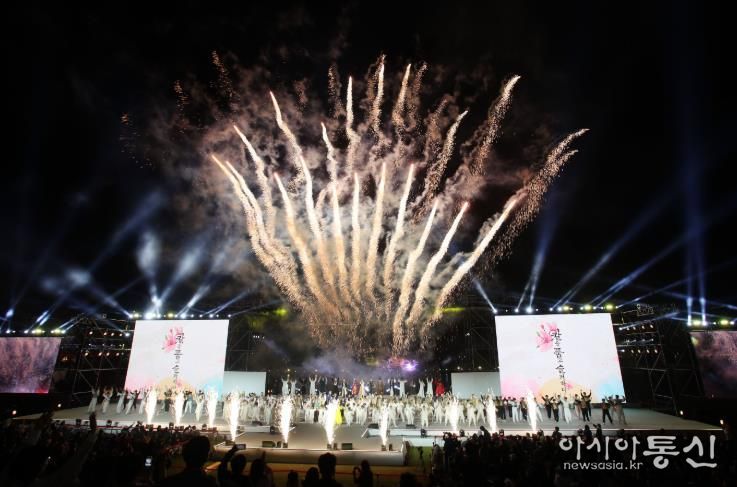 지난해 열린 아리랑대축제 밀양강 오딧세이 현장