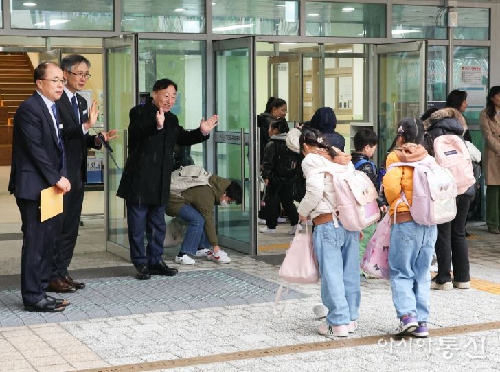 ‘미래교육’과 ‘맞춤형 돌봄’을 위한 신학기 학교 방문